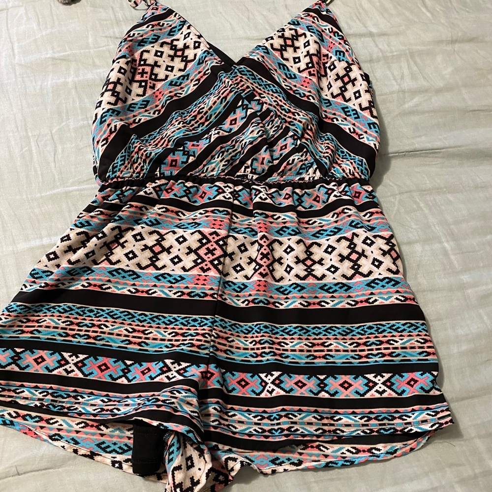 Romper - Picture 2 of 3